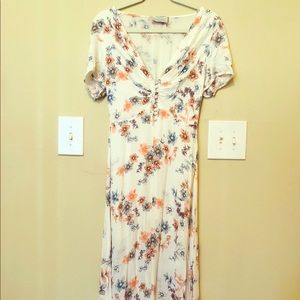 Maxi dress with floral print